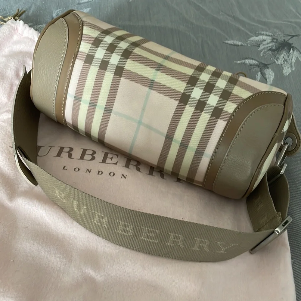 Rare Burberry Pink Nova check Lola barrel bag - Picture 6 of 10